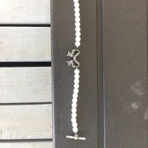 A Bow Bracelet